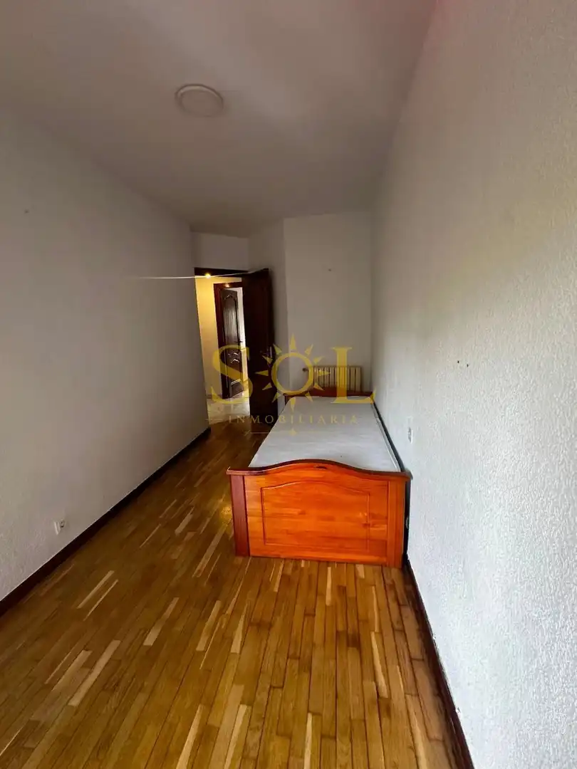 Schlafzimmer von Wohnung zum Verkauf in León Capital  mit Parkett, Terrasse und Möbliert