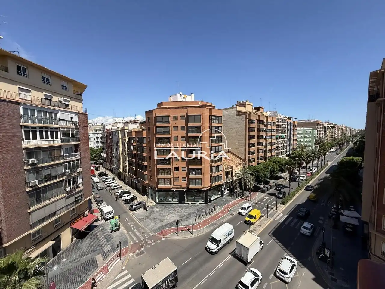 Vista exterior de Piso en venta en Valencia con Parquet y Balcón