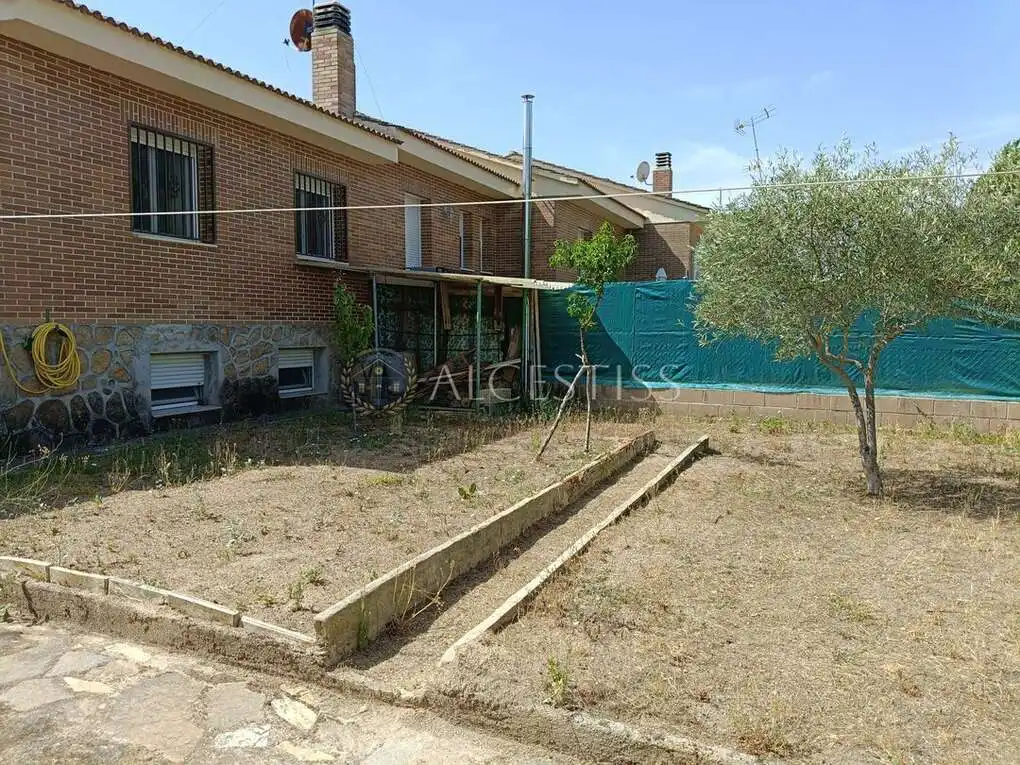 Adossat amb jardí en venda a Méntrida, imagen 58