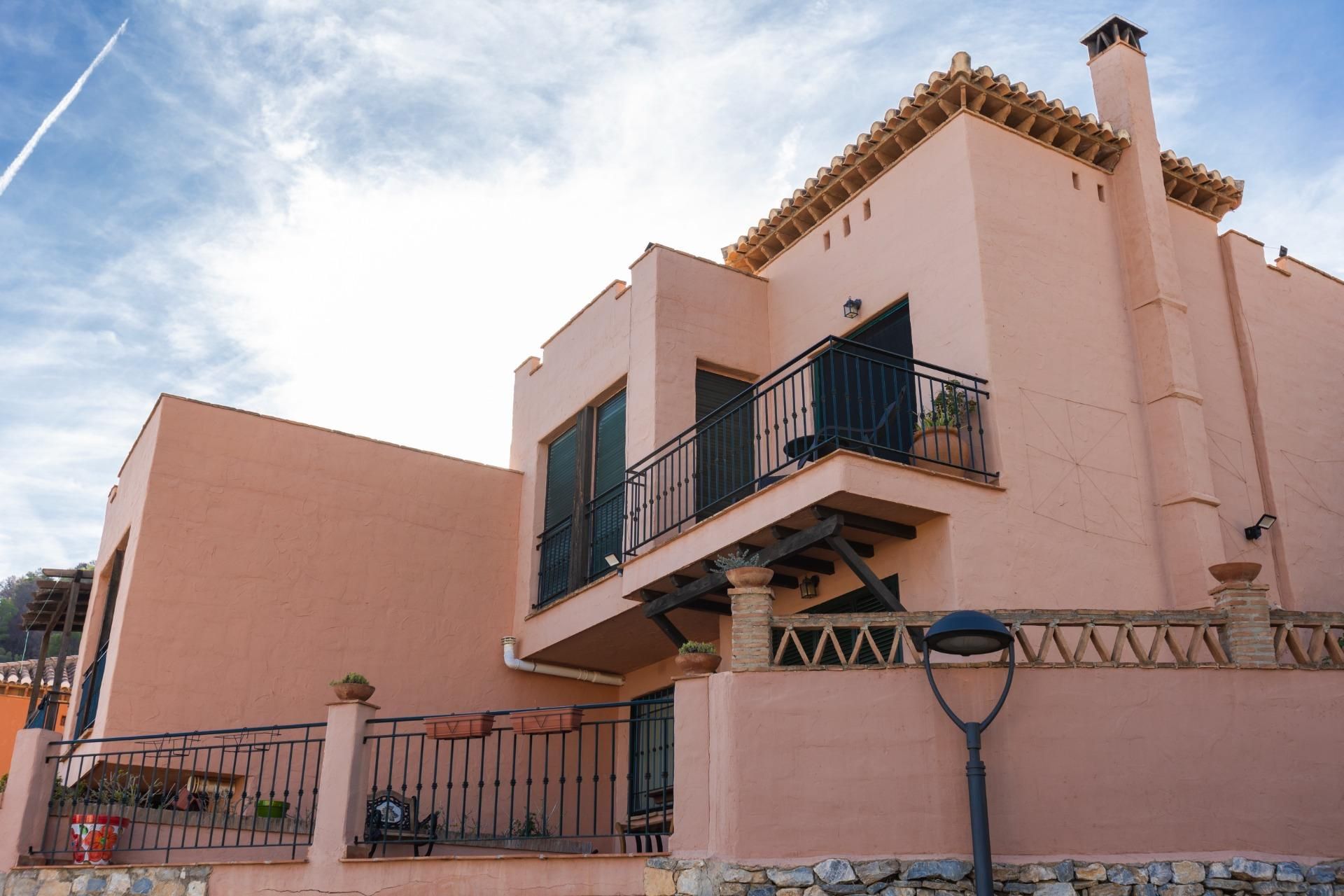 Vista exterior de Casa adosada de lloguer en Almuñécar amb Aire condicionat, Calefacció i Jardí privat