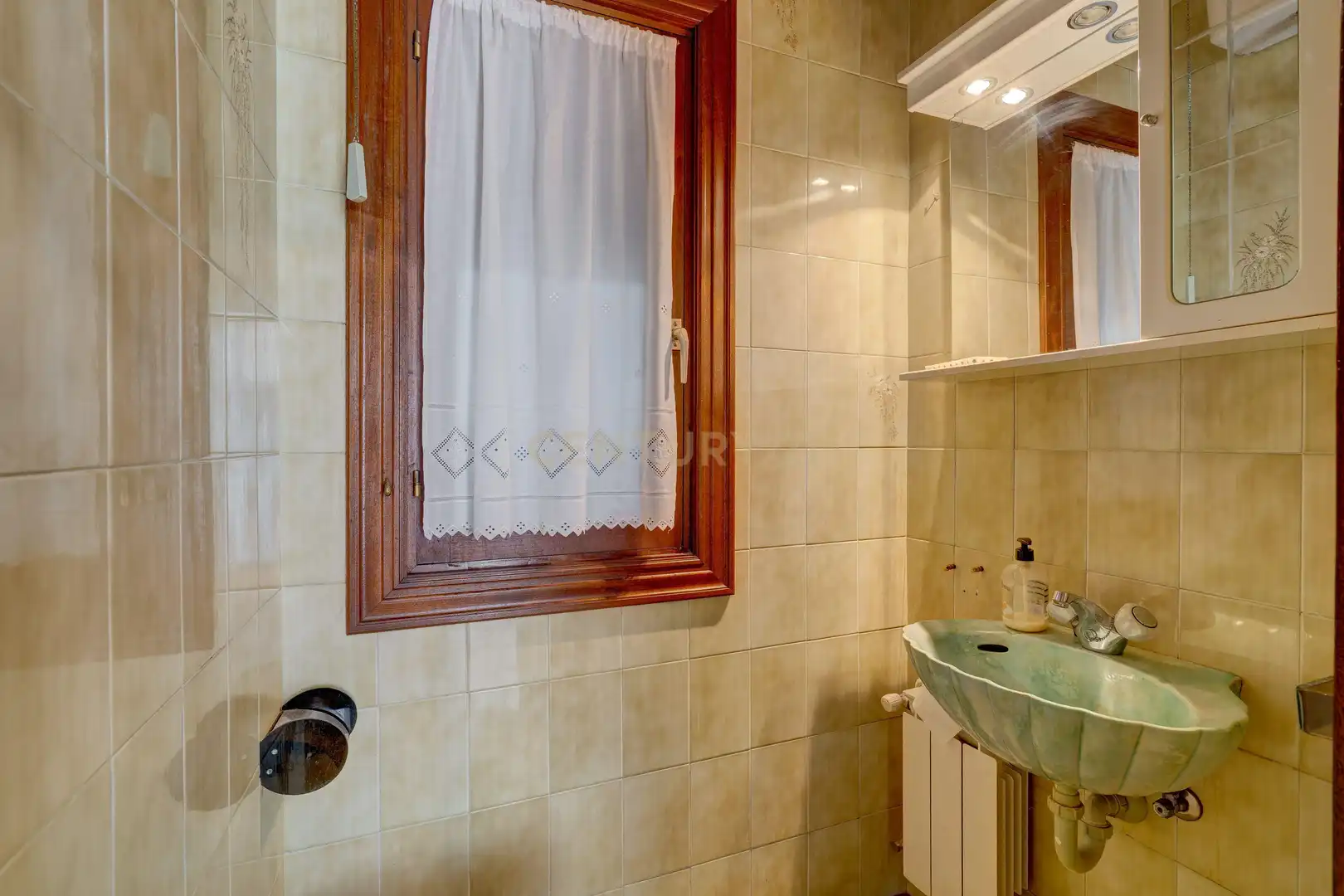 Bany de Apartament en venda en Irun  amb Traster i Balcó
