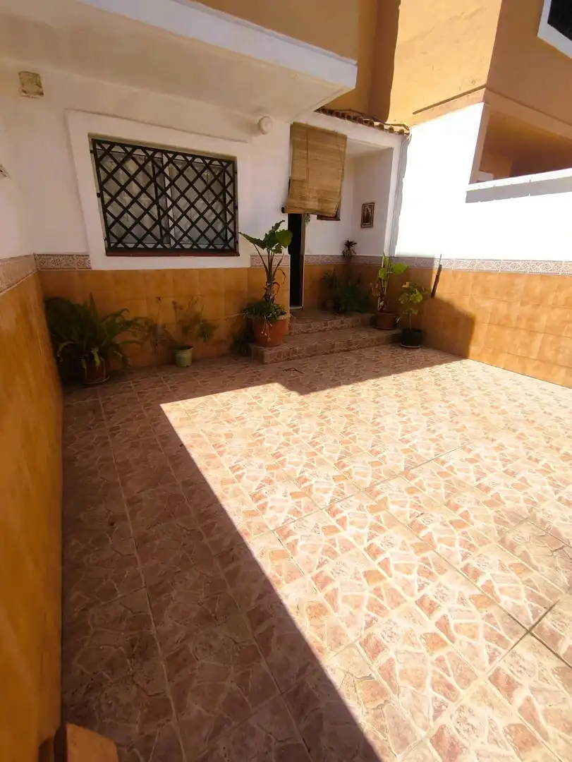 Terraza de Casa adosada en venta en Algeciras con Jardín privado y Piscina comunitaria