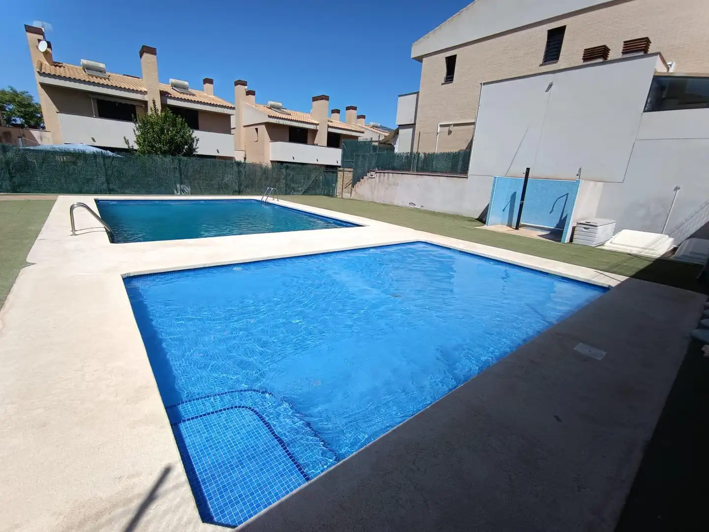 Piscina de Casa adosada en venta en Molina de Segura con Aire acondicionado, Calefacción y Jardín privado