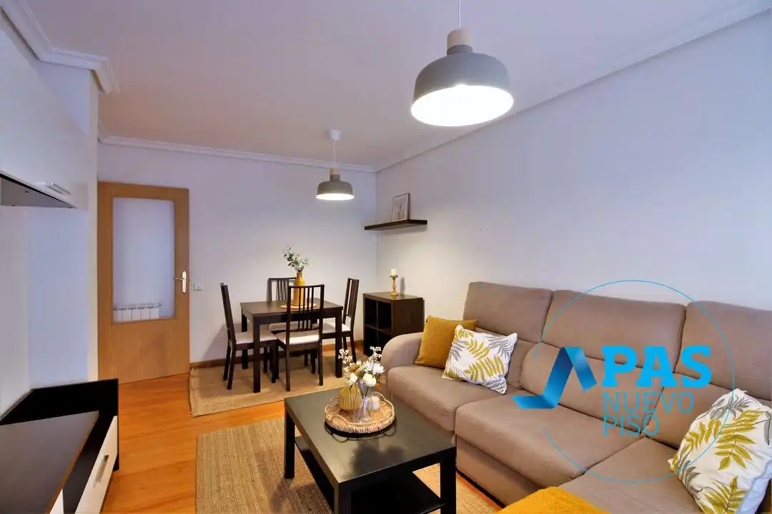 Sala de estar de Piso de alquiler en Piélagos con Calefacción, Jardín privado y Parquet
