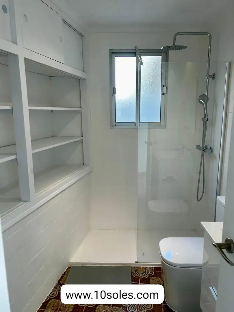 Baño de Piso de alquiler en Orihuela con Terraza y Amueblado