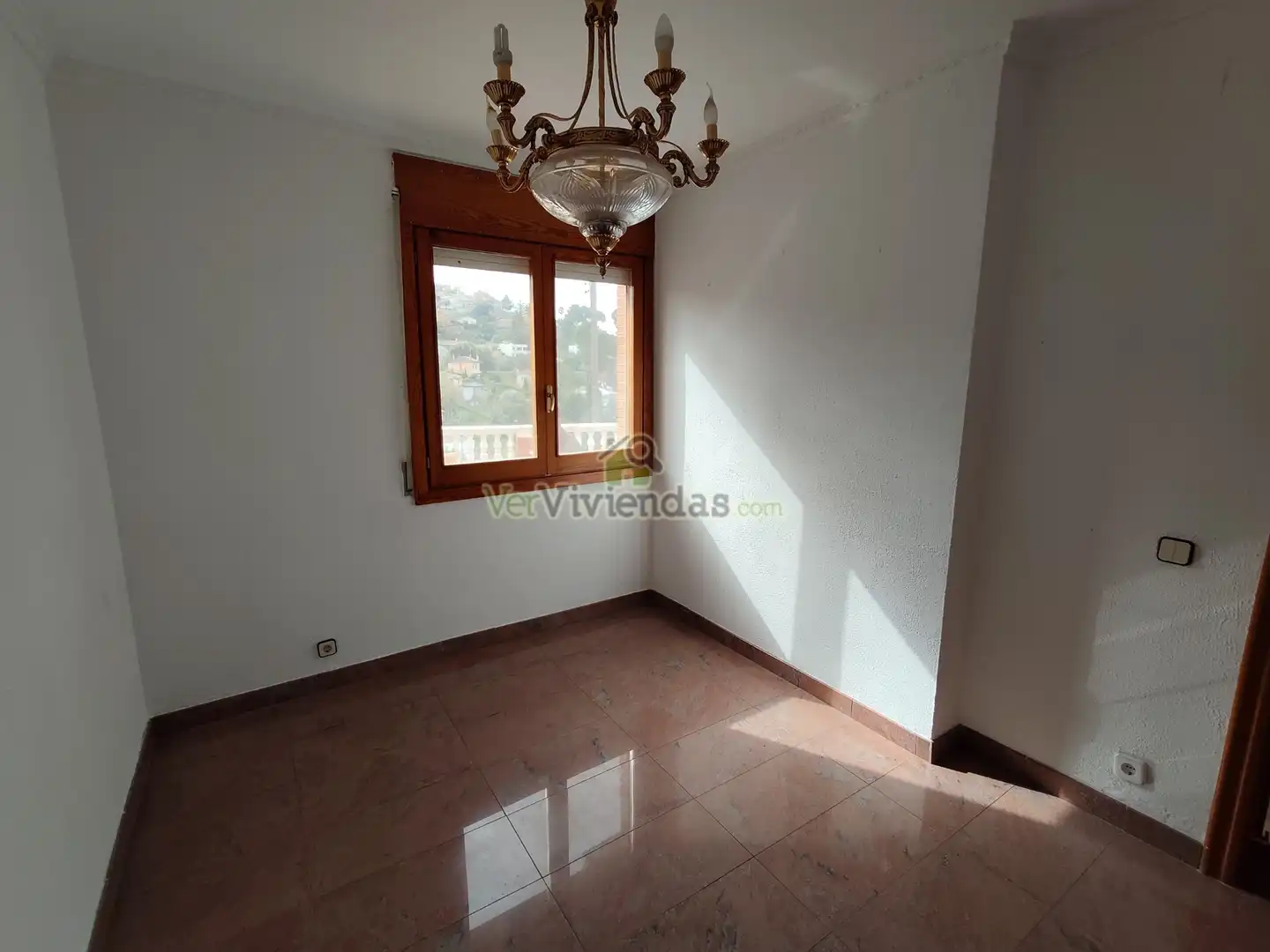Dormitori de Casa o xalet en venda en Cerdanyola del Vallès amb Calefacció, Jardí privat i Parquet