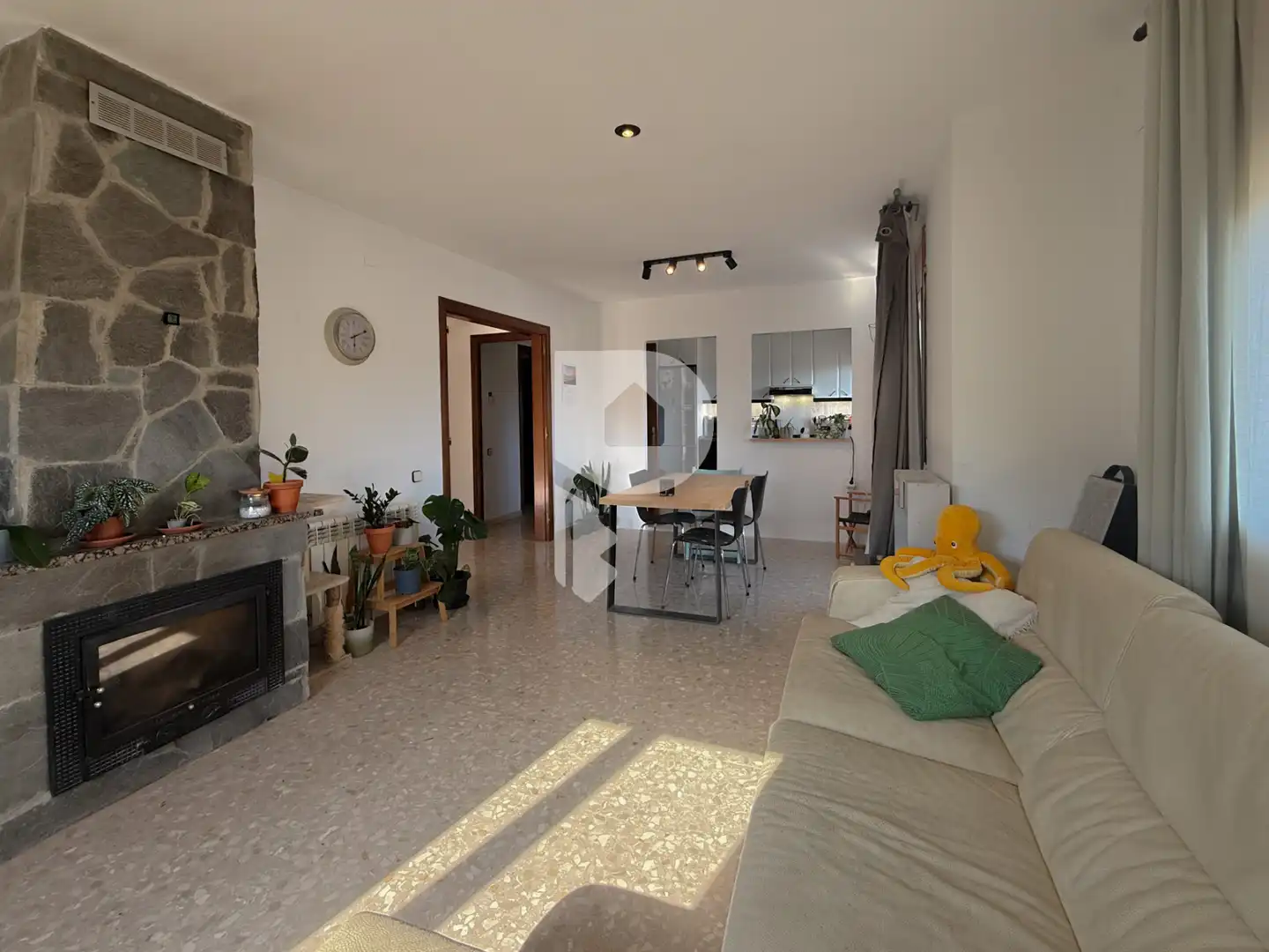 Sala d'estar de Casa o xalet en venda en Vallirana amb Aire condicionat, Calefacció i Jardí privat
