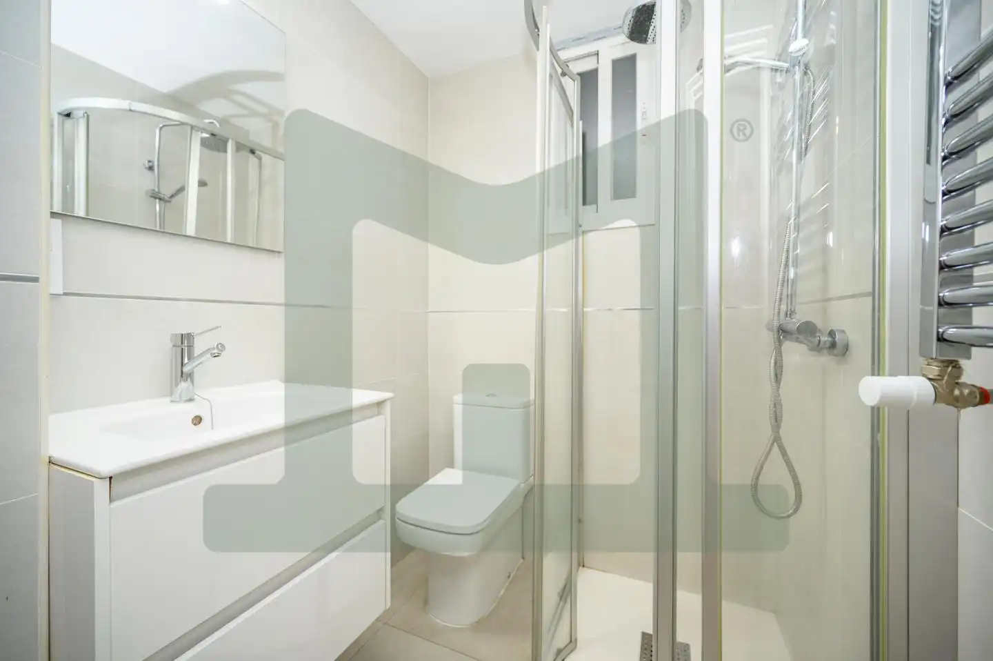 Baño de Piso en venta en Madrid con Calefacción, Parquet y Amueblado