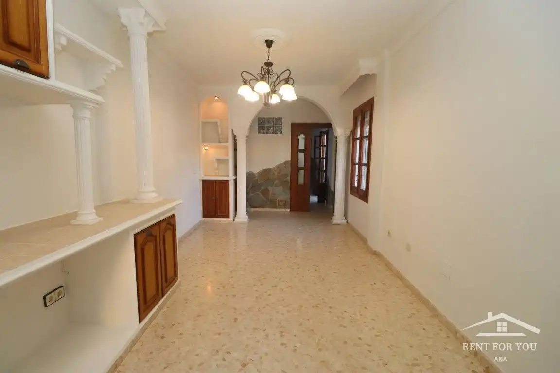 Maisonette zur Miete in Coín mit Klimaanlage und Balkon