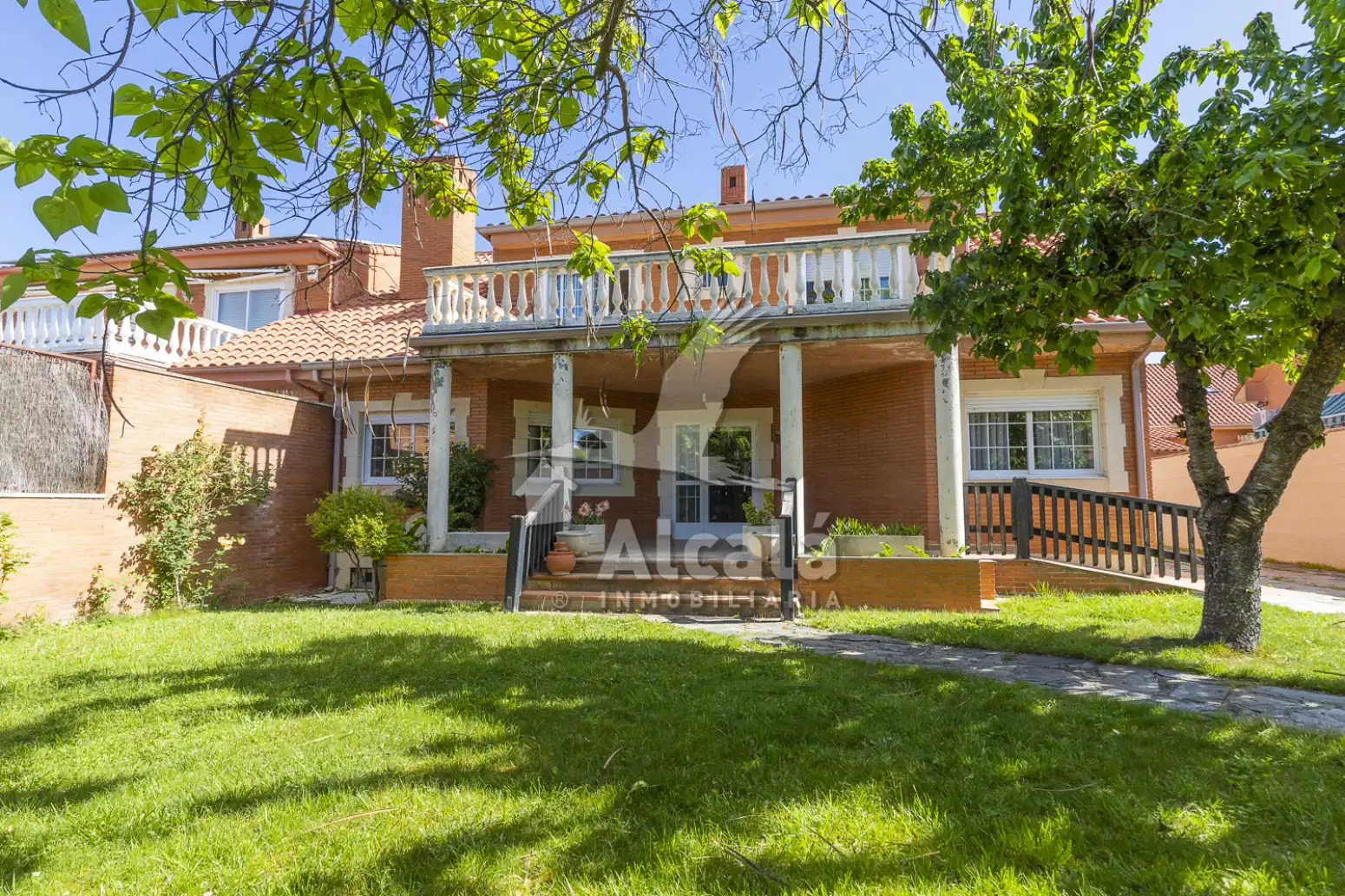 Jardín de Casa adosada en venta en Villalbilla con Aire acondicionado, Calefacción y Parquet