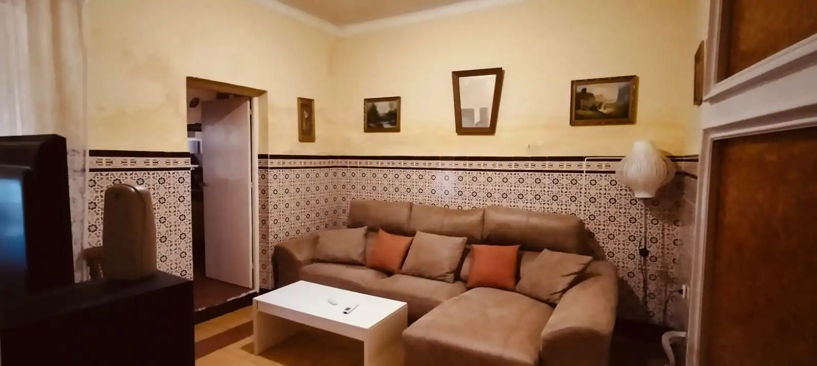 Sala d'estar de Casa o xalet en venda en Almodóvar del Campo amb Aire condicionat, Terrassa i Traster