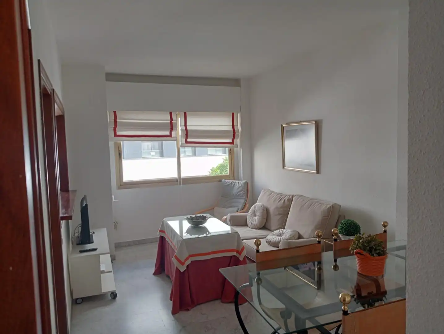Sala de estar de Piso de alquiler en Sevilla con Aire acondicionado, Amueblado y Piscina comunitaria