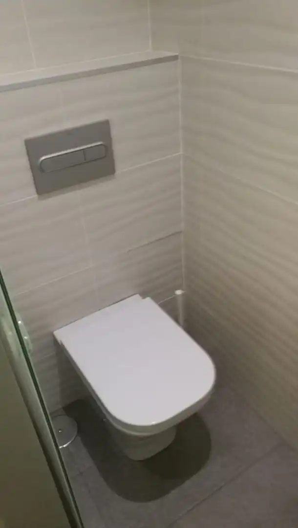 Bathroom of Flat for rent in Madrid  with Air Conditioner, Heating and Parquet flooring