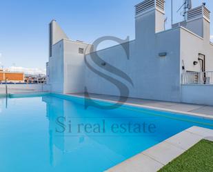 Swimming pool of Flat for sale in  Barcelona Capital  with Air Conditioner, Heating and Parquet flooring