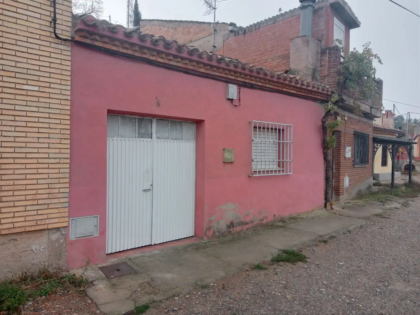 Vista exterior de Local en venta en Alberite