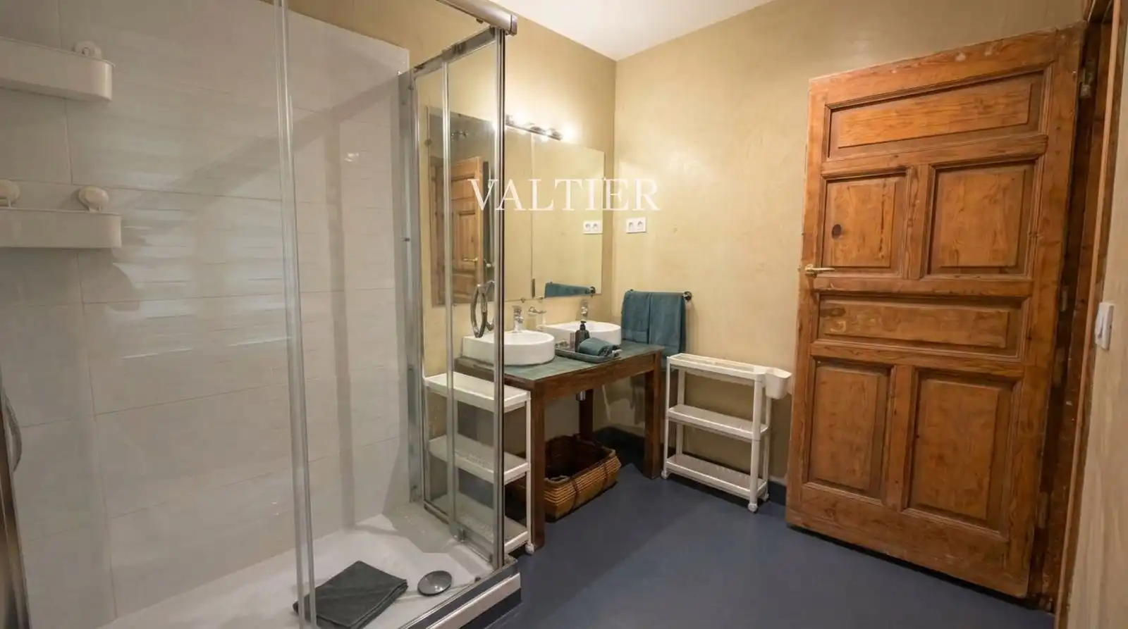 Bathroom of Flat for rent in Madrid  with Air Conditioner, Heating and Furnished