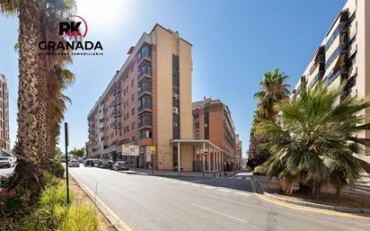 Exterior view of Flat for sale in  Granada Capital