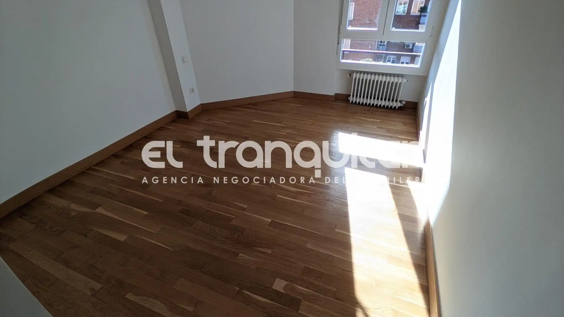 Wohnzimmer von Wohnung zum Verkauf in Madrid mit Klimaanlage, Parkett und Terrasse