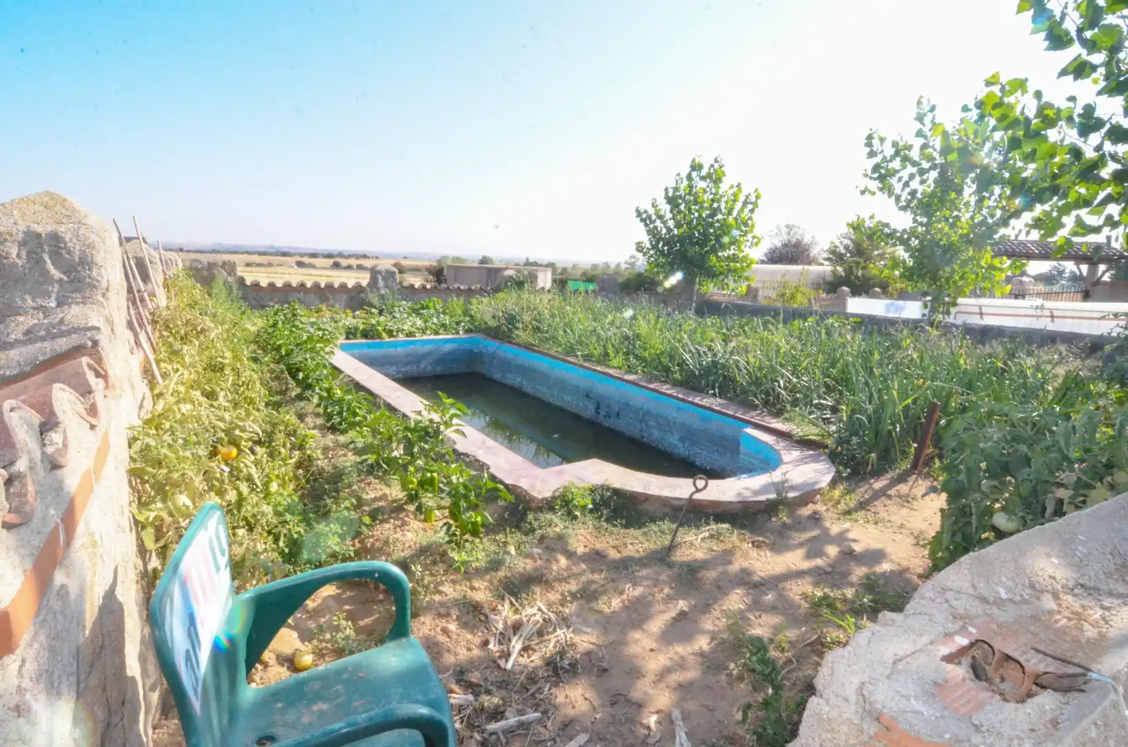 Garden of Industrial buildings for sale in Calvarrasa de Arriba