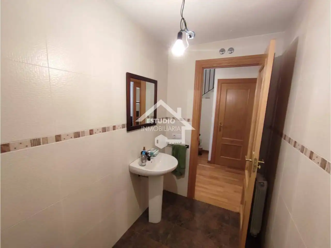 Bathroom of Detached homes for sale in Canillas de Río Tuerto  with Heating, Parquet flooring and Terrace