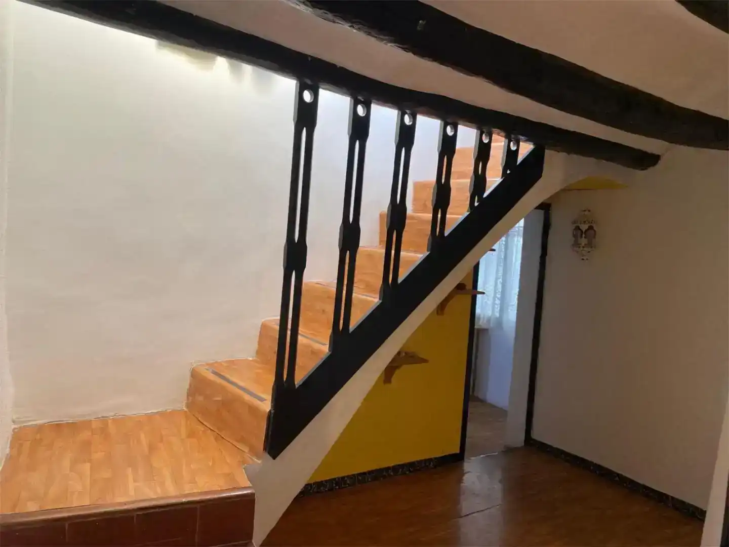 Casa adosada en venda en Rossell amb Moblat