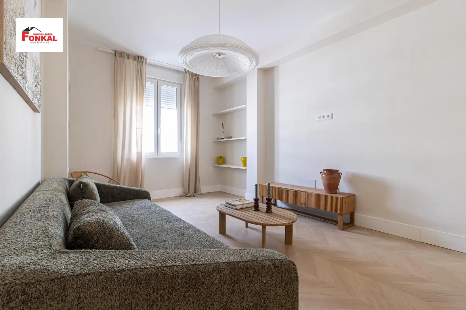 Living room of Flat for sale in Jerez de la Frontera  with Parquet flooring, Storage room and Furnished