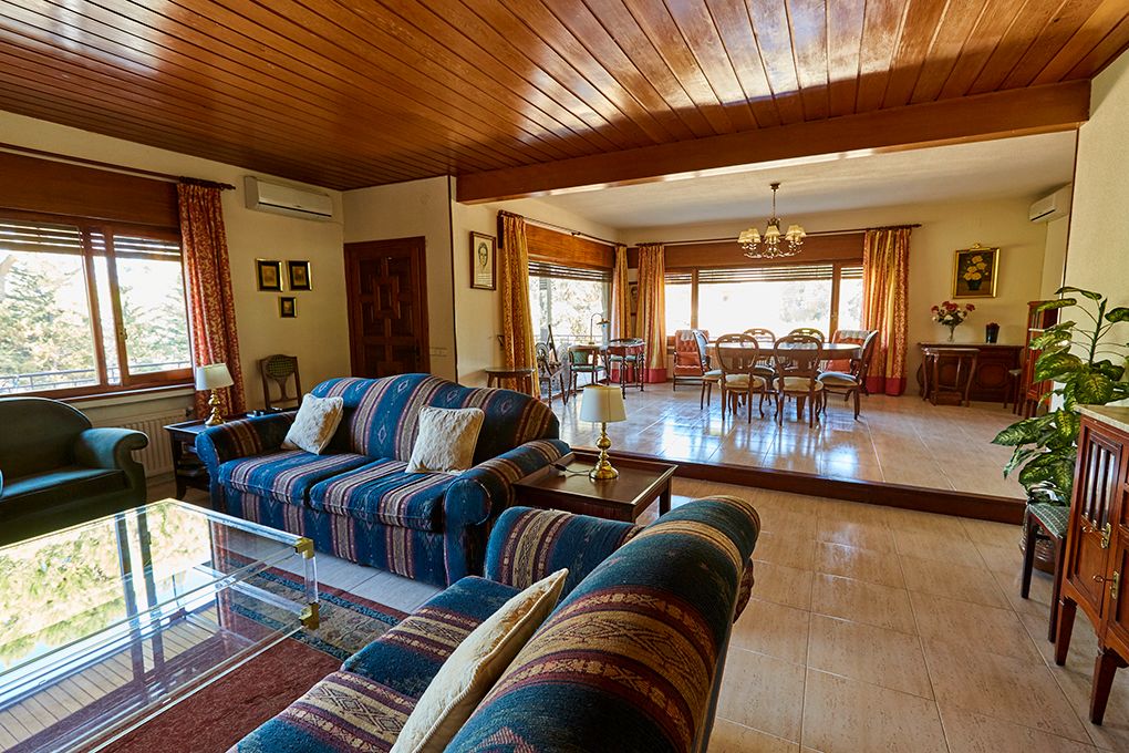 Sala d'estar de Casa o xalet en venda en Galapagar amb Aire condicionat, Calefacció i Jardí privat
