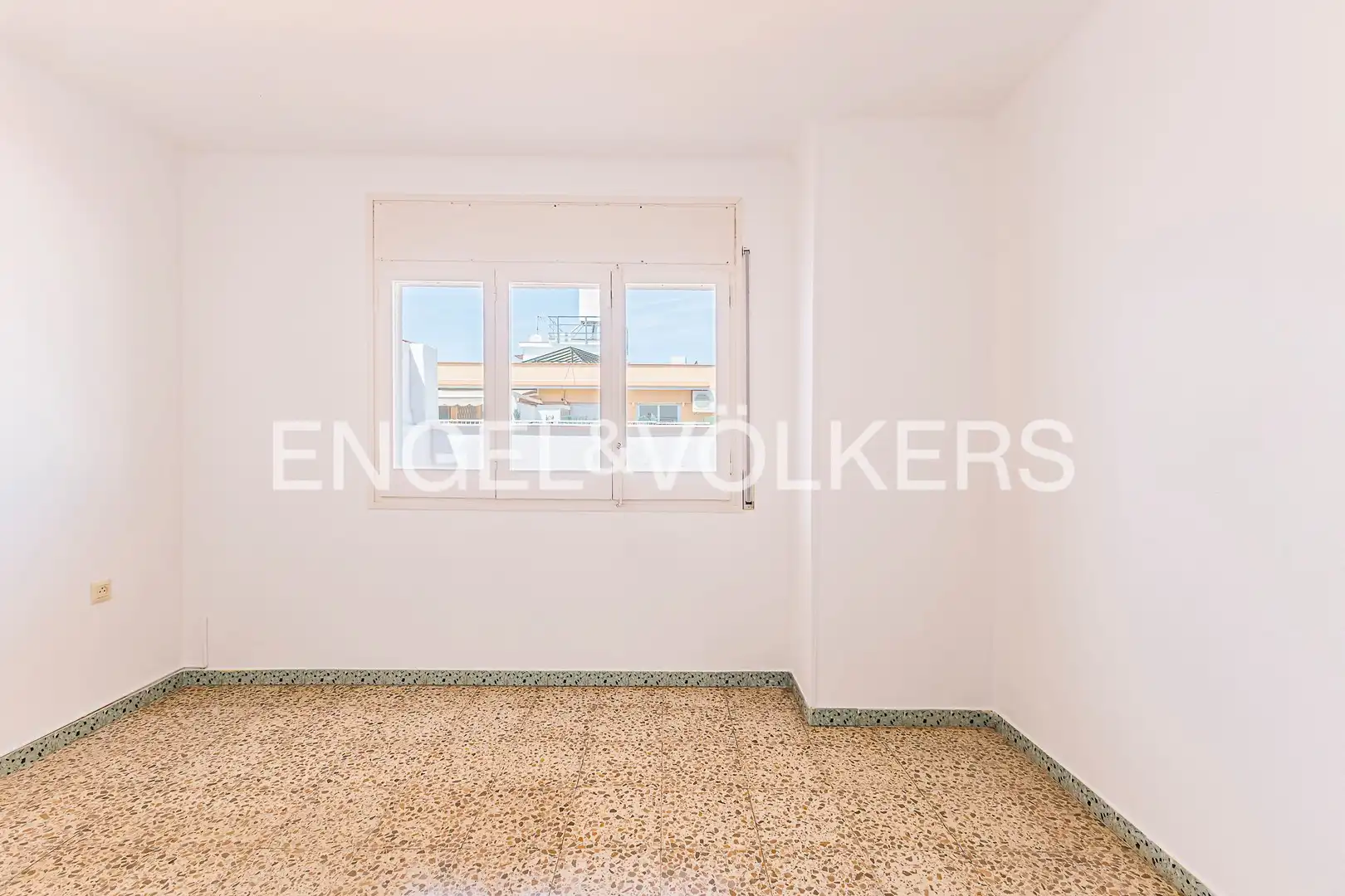 Piso en venta en Sant Boi de Llobregat con Calefacción, Terraza y Balcón