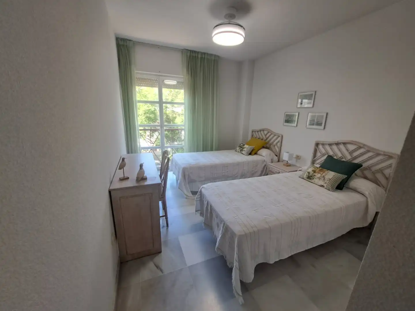 Schlafzimmer von Wohnung zur Miete in Marbella mit Klimaanlage, Heizung und Terrasse