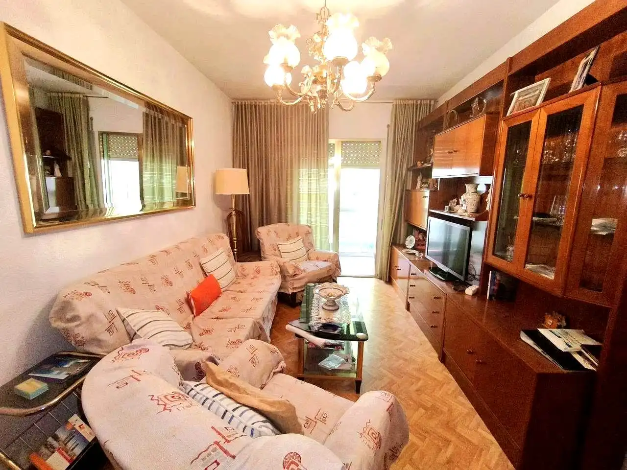 Sala de estar de Piso en venta en Madrid con Calefacción, Parquet y Terraza