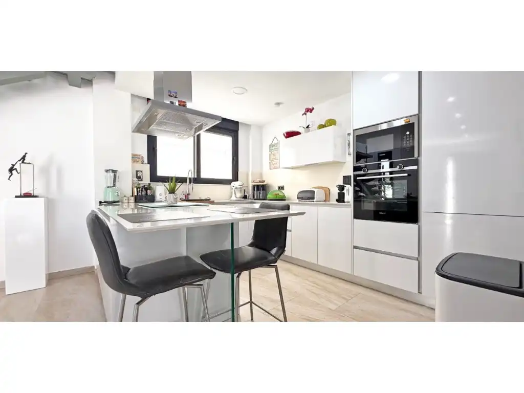 House with pool for sale in Calle la Sagra, imagen 7