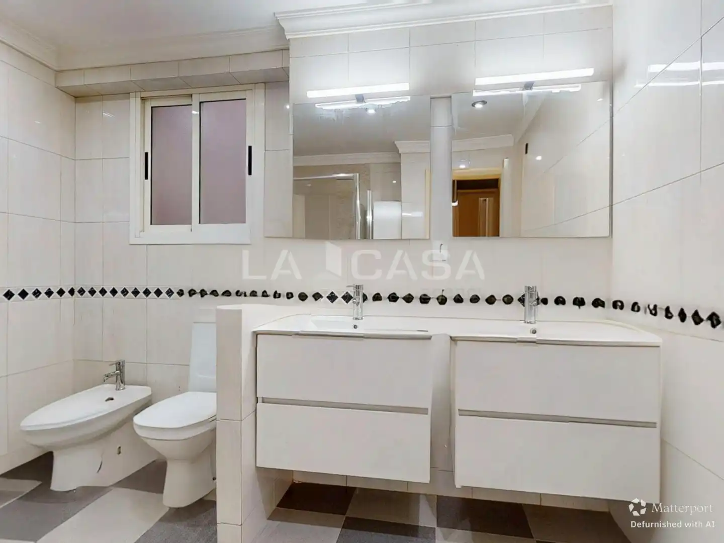 Baño de Piso en venta en Valencia con Aire acondicionado y Balcón