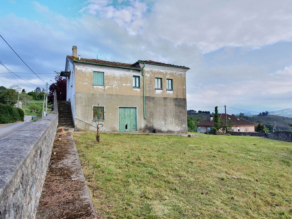 Exterior view of House or chalet for sale in Las Regueras    with Storage room