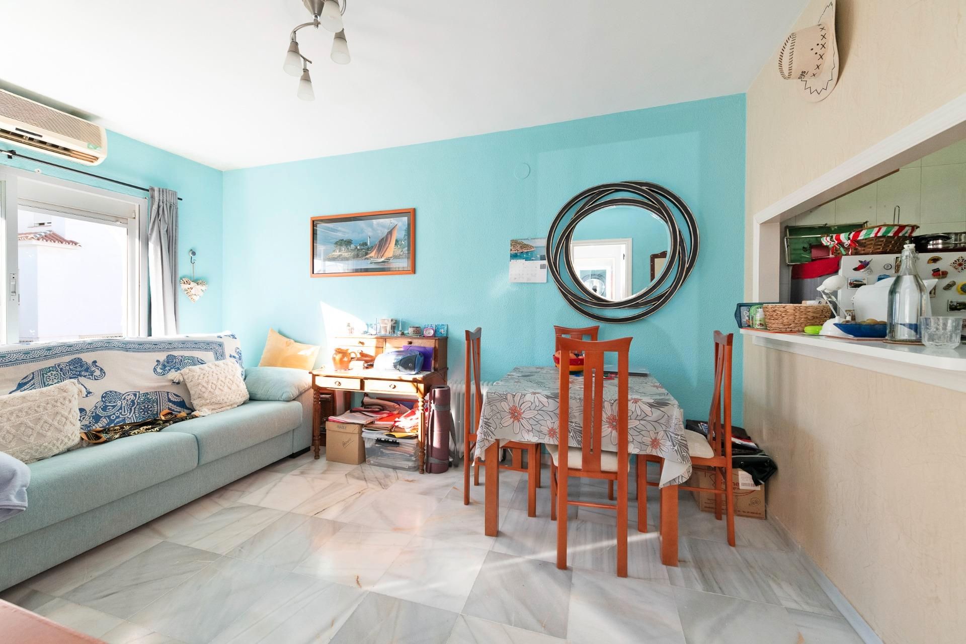 Sala de estar de Piso en venta en Rincón de la Victoria con Piscina comunitaria