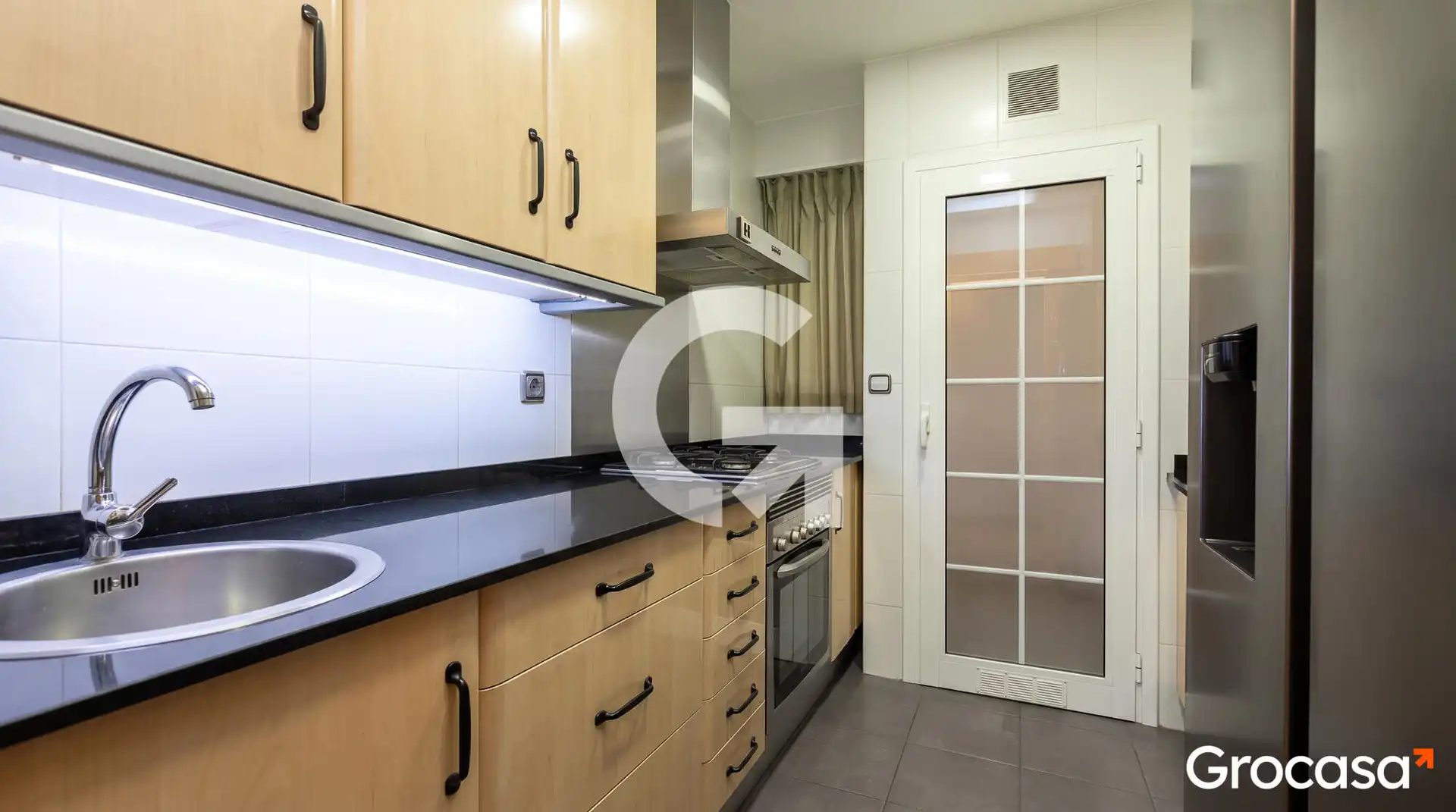 Cocina de Piso en venta en Barcelona con Aire acondicionado, Calefacción y Horno