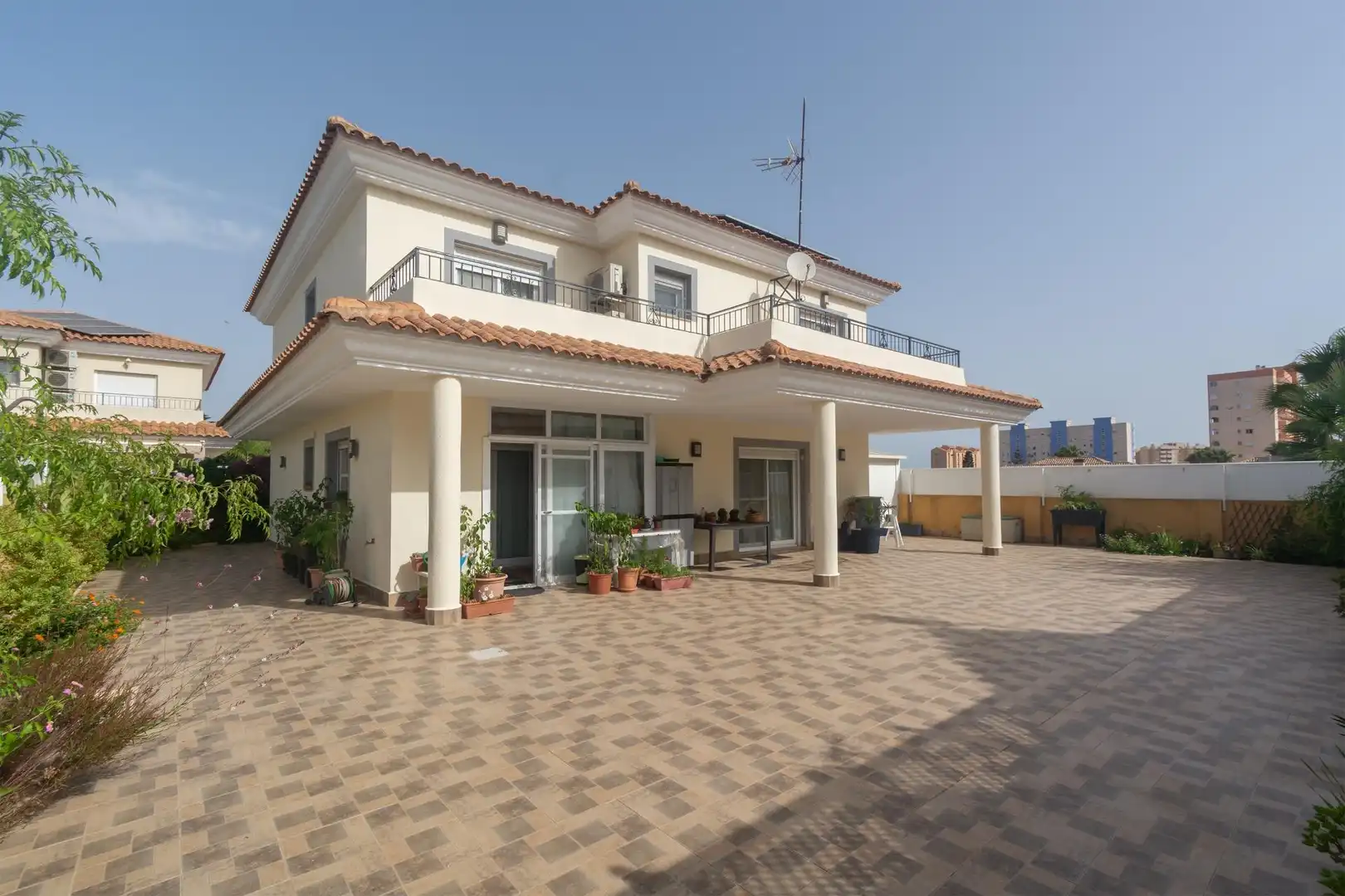 Villa mit Terrasse zum Verkauf in Calle Rio Bidasoa 6, imagen 2