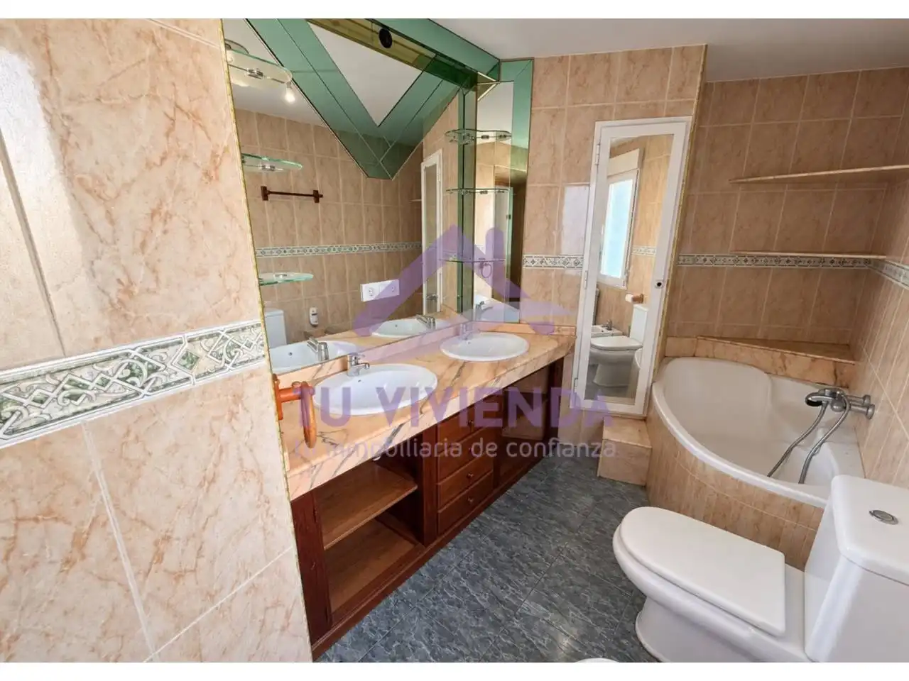 Bathroom of Houses for sale in Villaluenga de la Vega, Palencia