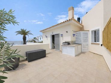 Casa bifamiliare con piscina in vendita a Avenida Colibrí 209