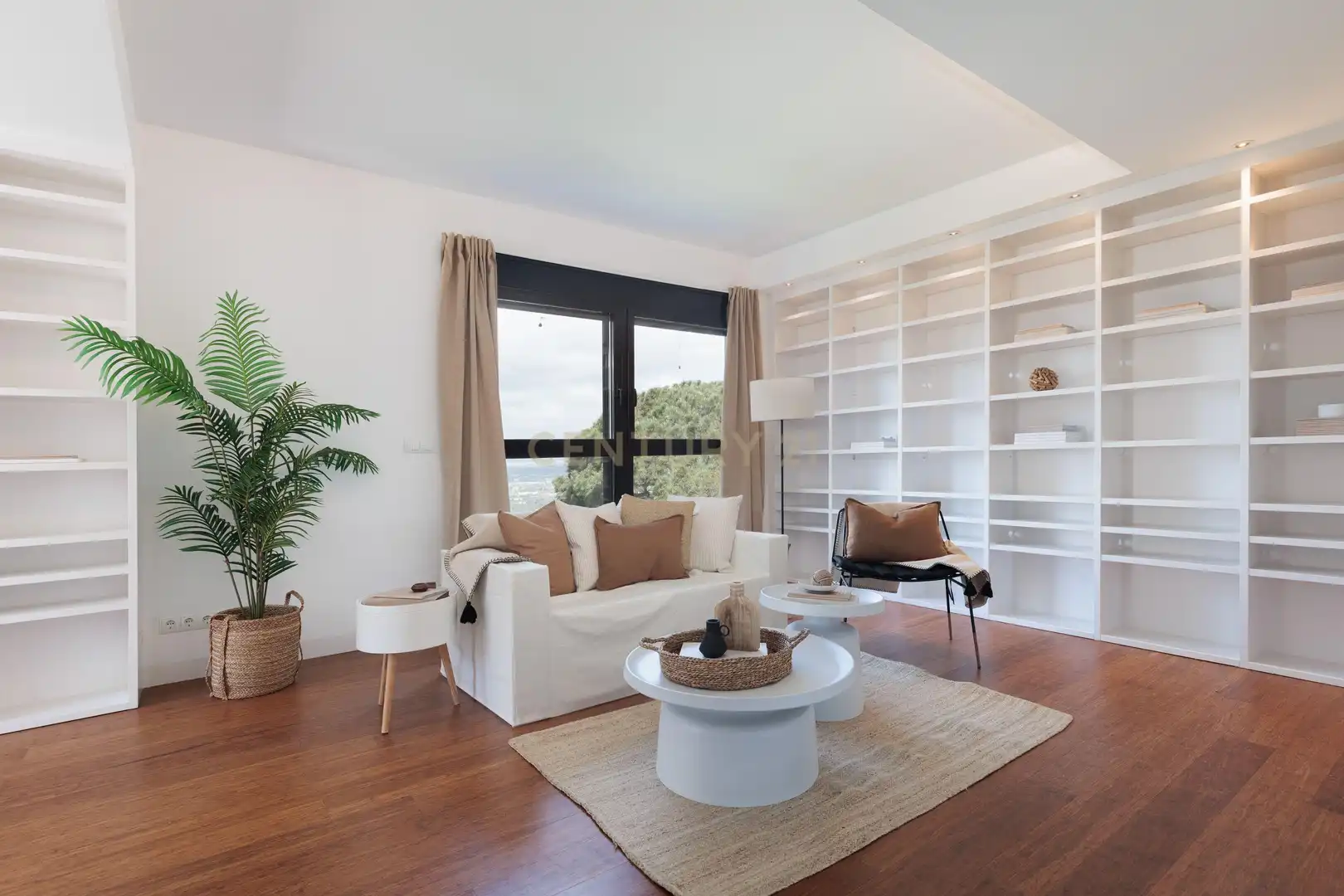 Sala d'estar de Casa o xalet en venda en Sant Cugat del Vallès amb Aire condicionat, Jardí privat i Traster