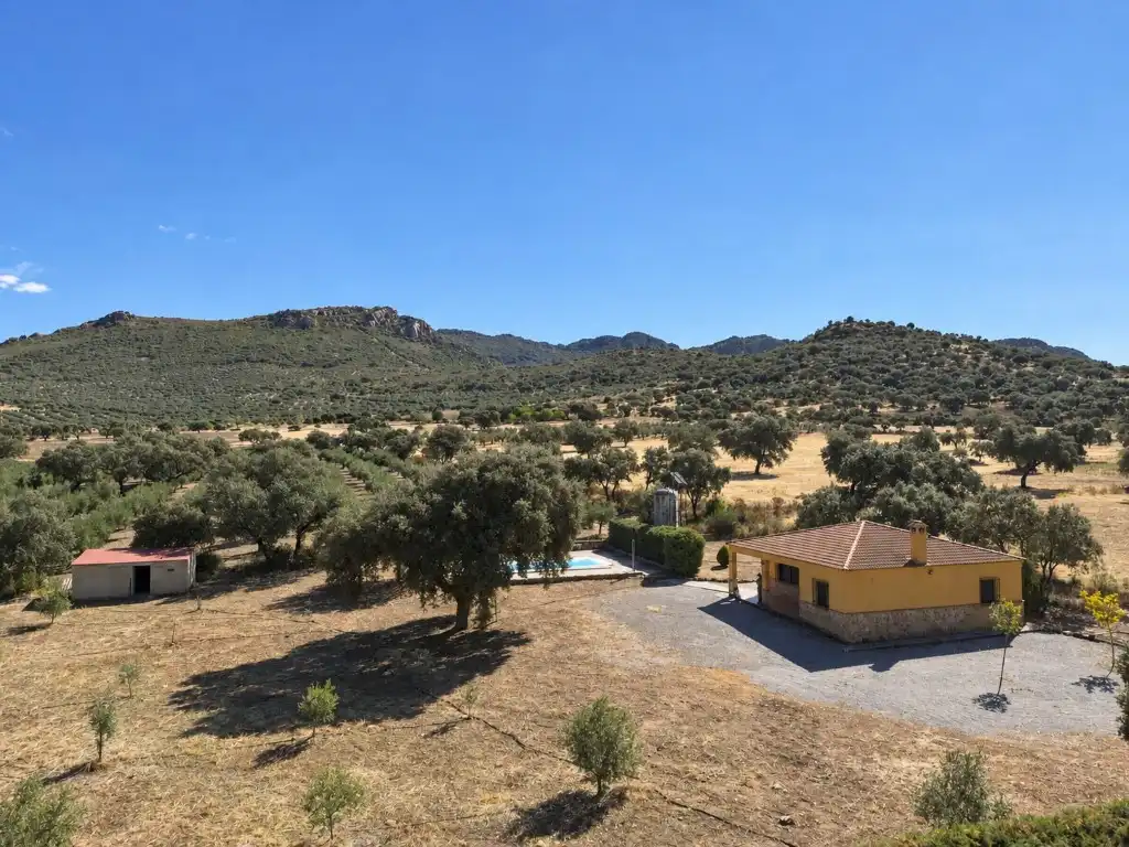 Country homes for sale in Zarza-Capilla, Badajoz