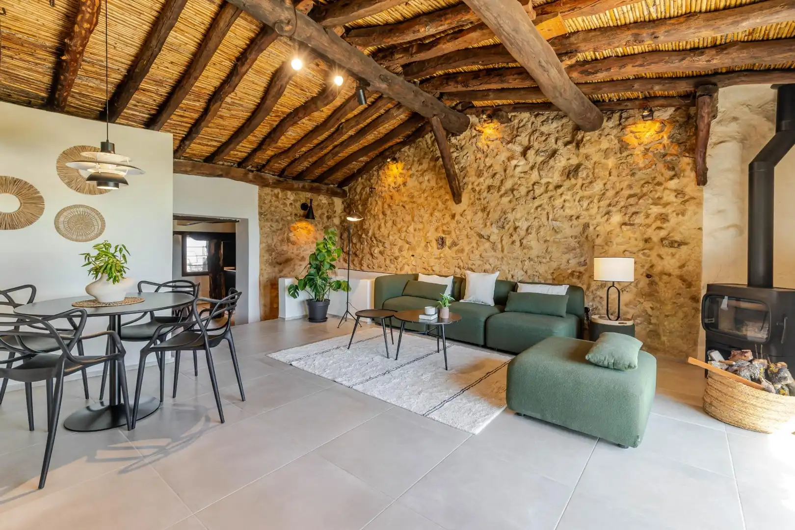 Sala de estar de Finca rústica en venta en Venta del Moro con Jardín privado, Terraza y Amueblado
