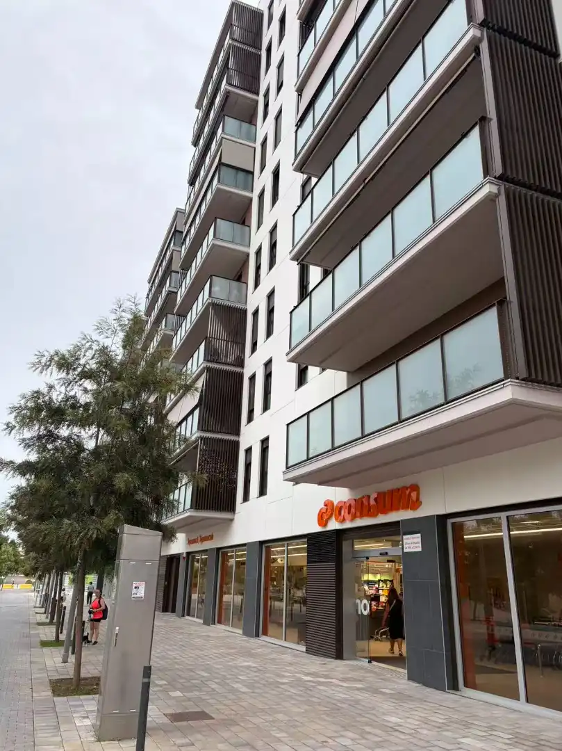 Flat with terrace for sale in Carrer Rosa Parks, imagen 2