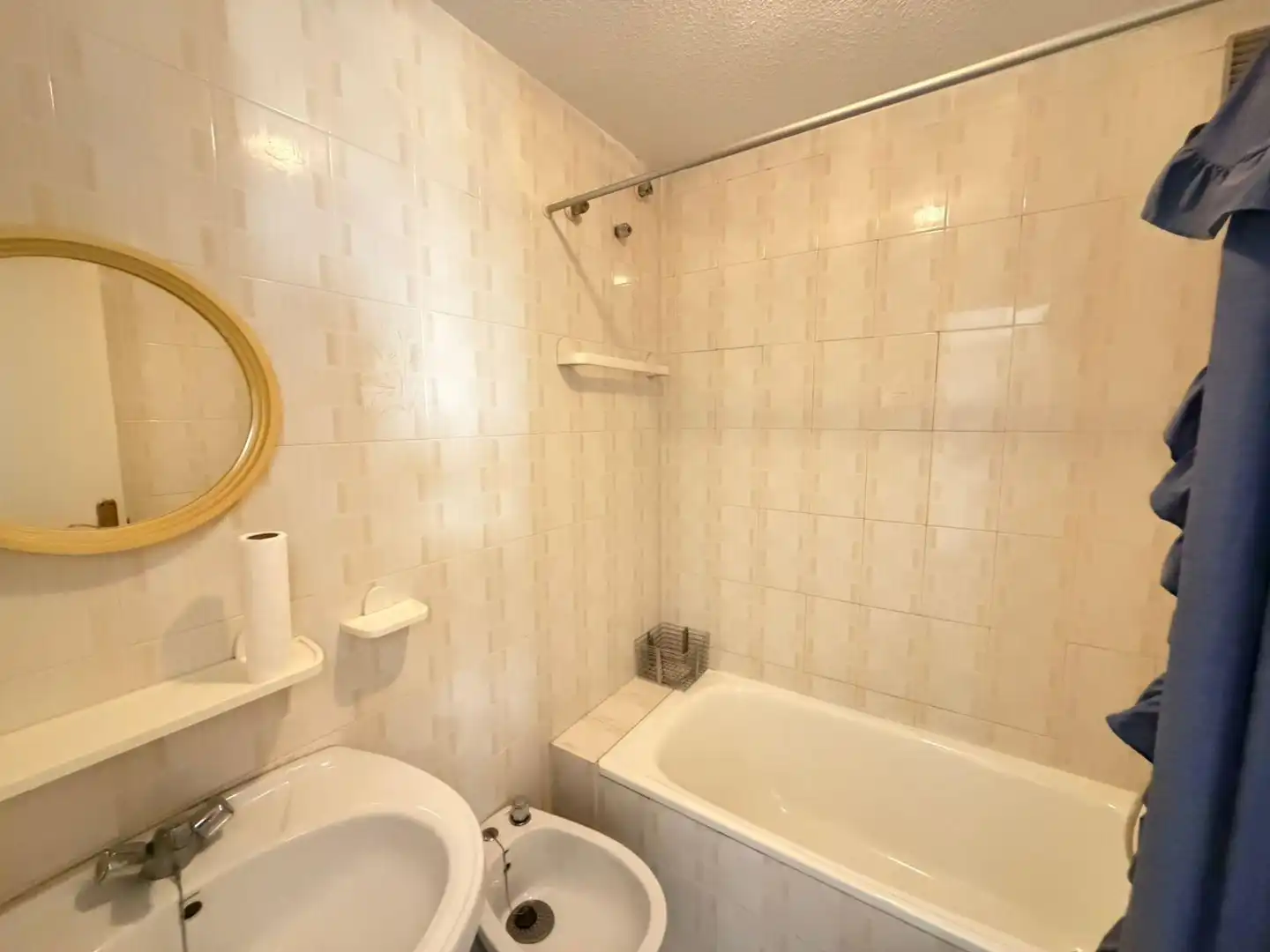 Baño de Estudio en venta en Torrevieja con Terraza, Amueblado y Balcón