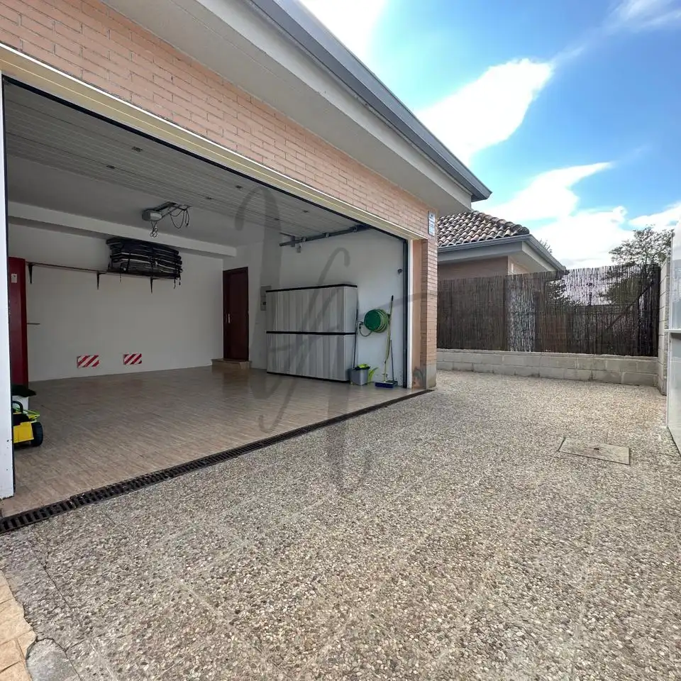 Casa aparellada amb piscina de lloguer a Calle San Martín, imagen 33