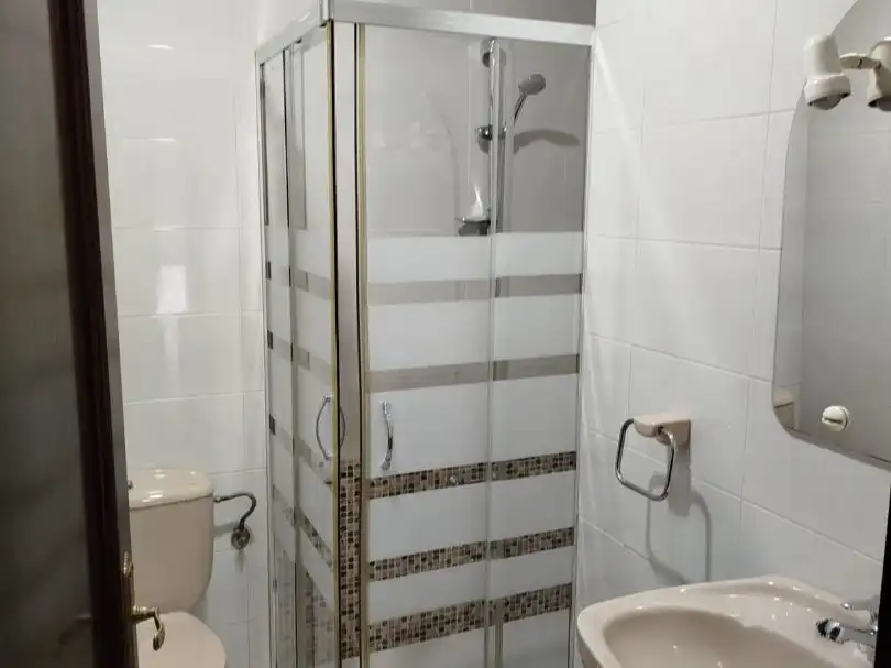 Bany de Pis de lloguer en Siero amb Calefacció, Parquet i Terrassa