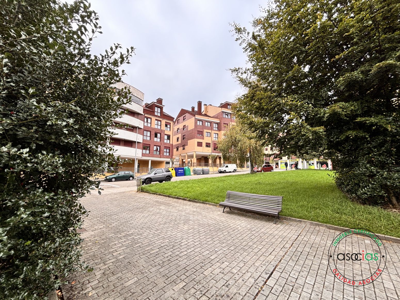 Vista exterior de Pis en venda en Gijón  amb Calefacció, Parquet i Traster