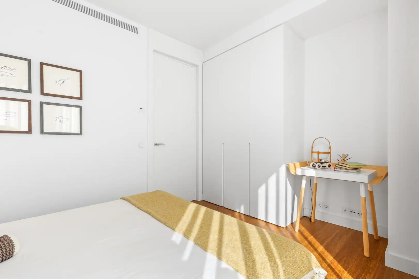 Bedroom of Flat for sale in Barcelona  with Air Conditioner, Heating and Terrace