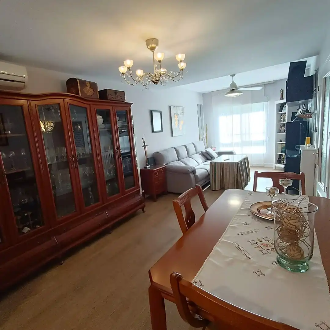 Sala d'estar de Casa adosada en venda en Mérida amb Aire condicionat, Calefacció i Traster