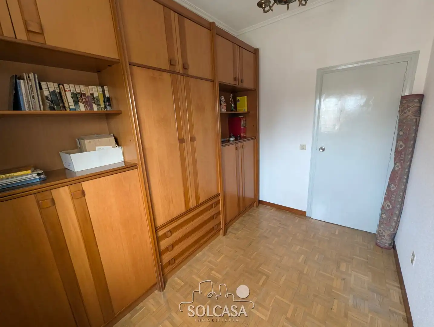 Bedroom of Flat for sale in Valladolid  with Heating, Terrace and Furnished