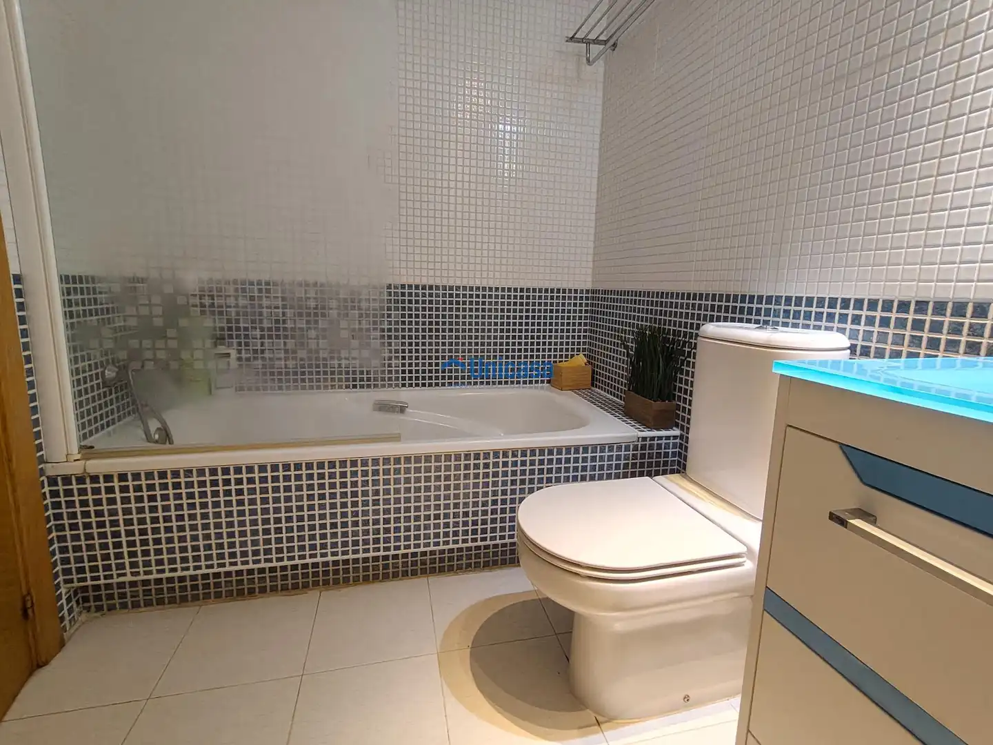 Bathroom of Flat for sale in Málaga  with Air Conditioner, Storage room and Furnished